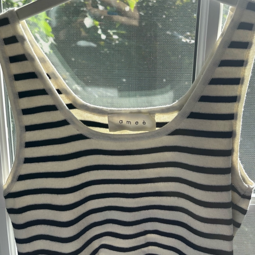 Ameè Black and Cream Fitted Crop Tank Top - Picture 4 of 4